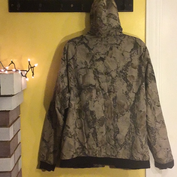 Outdoors, cold weather, hunting - Picture 2 of 3